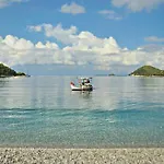 Pelagos Beachfront Appartamento *
