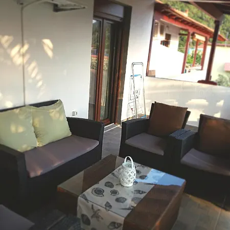 Pelagos Beachfront Apartment *