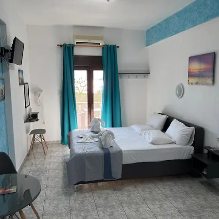Pelagos Beachfront Apartment *
