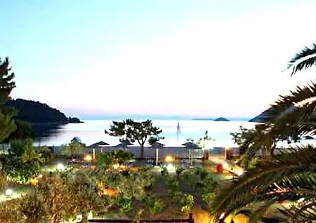 Pelagos Beachfront Apartamento