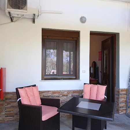 Pelagos Beachfront Apartment *