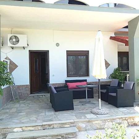 Pelagos Beachfront Apartment