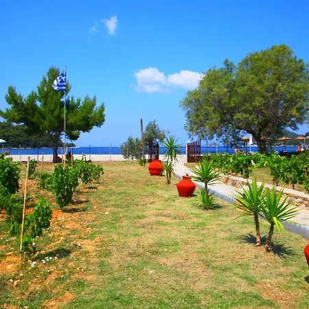 Pelagos Beachfront Apartment *